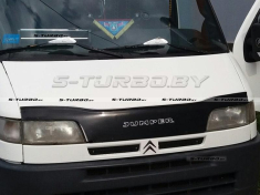 Дефлектор капота