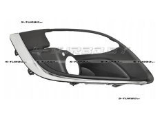 Решетка в бампер (правая) с отв. под противотуманку, с хром. накладкой