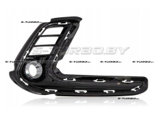 Решетка в бампер (правая) с отв. под противотуманку