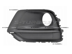 Решетка в бампер (левая) c отв. под противотуманку