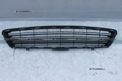 Решетка в бампер (центральная)