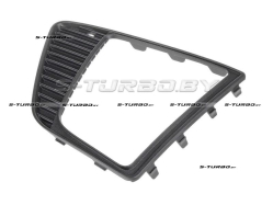 Решетка в бампер (левая) c отв. под противотуманку