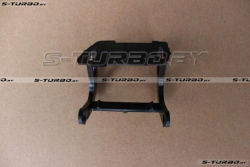 Кронштейн форсунки омывателя (правый)