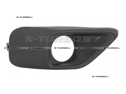 Решетка в бампер (правая) с отв. под противотуманку