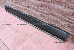 Порог (правый) наружная часть, заводской штамп