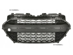 Решетка в бампер (центральная) 2013-2016