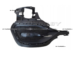 Решетка в бампер (левая) с отв. под парктроник