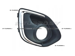 Решетка в бампер (правая) с отв. под противотуманку, с хром. накладкой