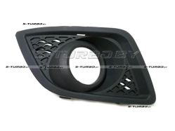 Решетка в бампер (правая) с отв. под противотуманку