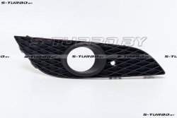 Решетка в бампер (правая) с отв. под противотуманку