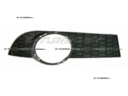 Решетка в бампер (правая) с отв. под противотуманку