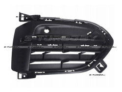 Решетка в бампер (правая) с отв. под парктроник