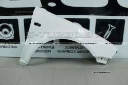 Крыло переднее (правое) 2000-2003, с отв. под повторитель, стеклопластик