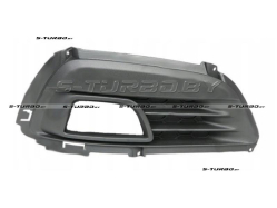 Решетка в бампер (правая) с отв. под противотуманку