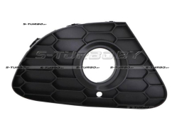 Решетка в бампер (правая) с отв. под противотуманку