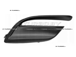 Решетка в бампер (правая) без отв. под противотуманку