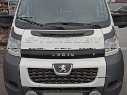 Дефлектор капота