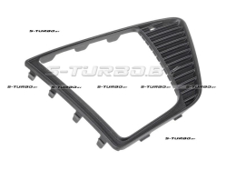 Решетка в бампер (правая) c отв. под противотуманку