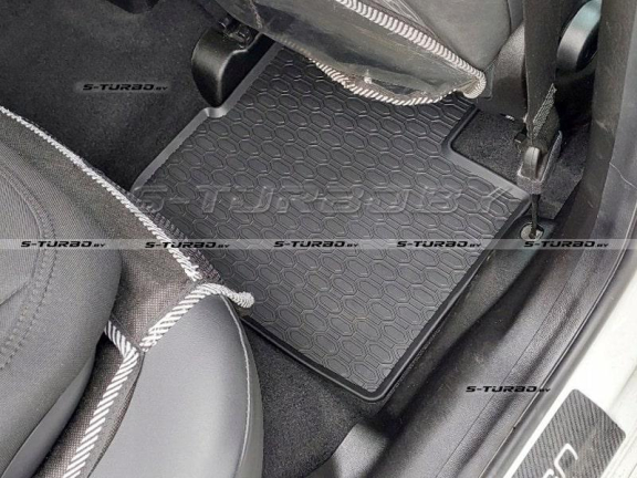 Коврики Geyer&Hosaja в салоне FIAT Tipo