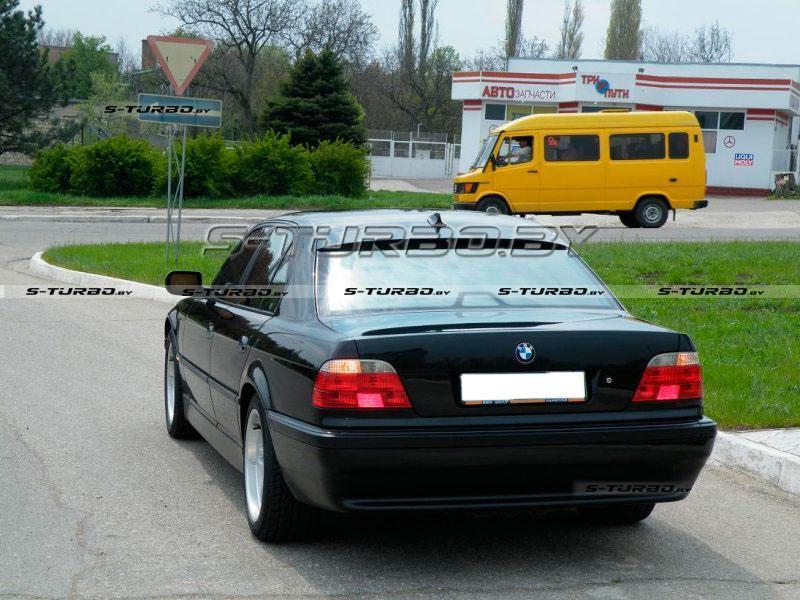 Козырек на заднее стекло