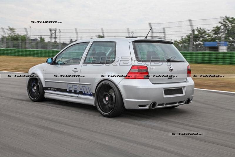 Бампер задний R32