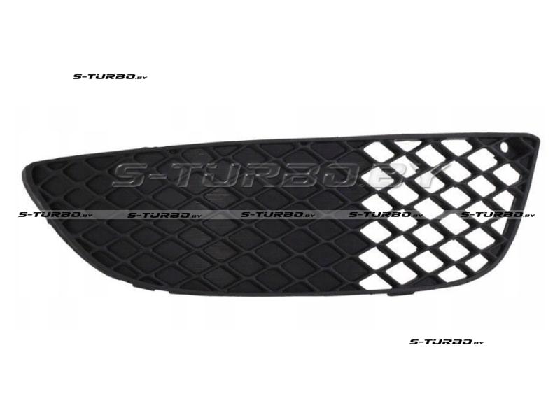 Решетка в бампер (правая) без отв. под противотуманку