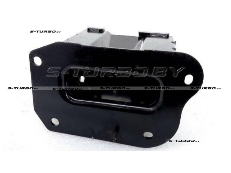 Кронштейн усилителя переднего бампера (правый)