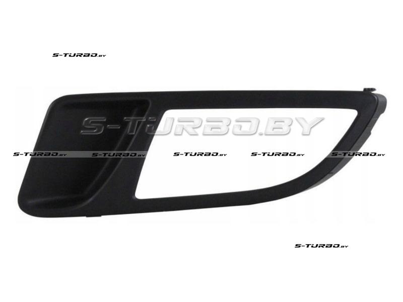 Решетка в бампер (левая) с отв. под противотуманку