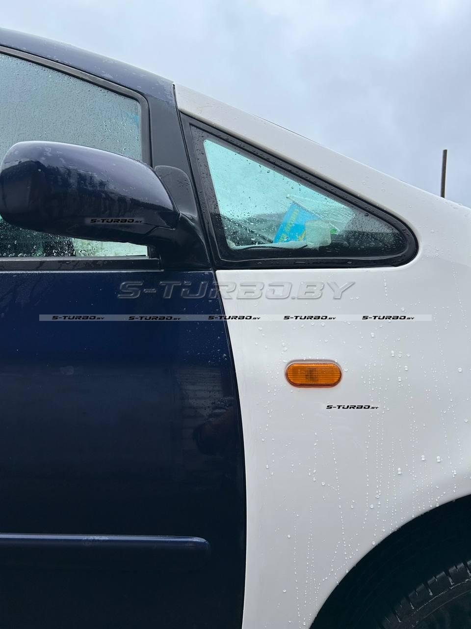 Крыло переднее (правое) стеклопластик