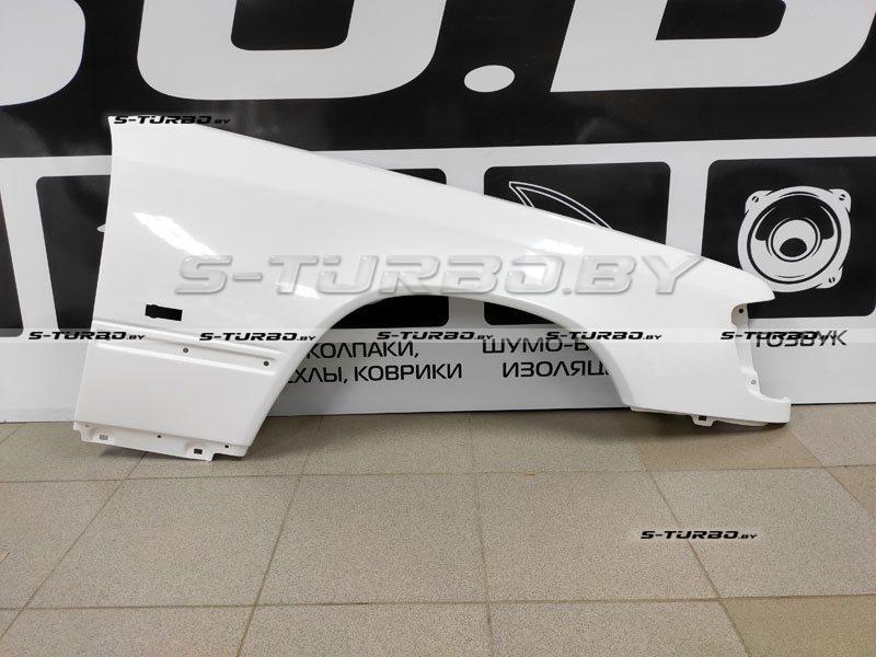 Крыло переднее (правое) с отв. под повторитель, без отв. под воздухозаборник, стеклопластик