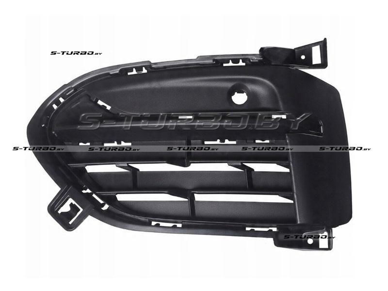 Решетка в бампер (левая) с отв. под парктроник