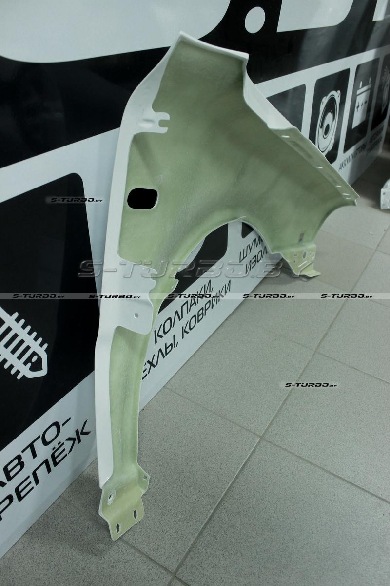 Крыло переднее (левое) 2000-2003, с отв. под повторитель, стеклопластик