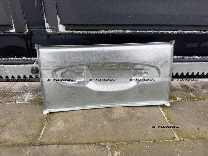 Рем вставка вокруг ручки двери (правая) заводской штамп