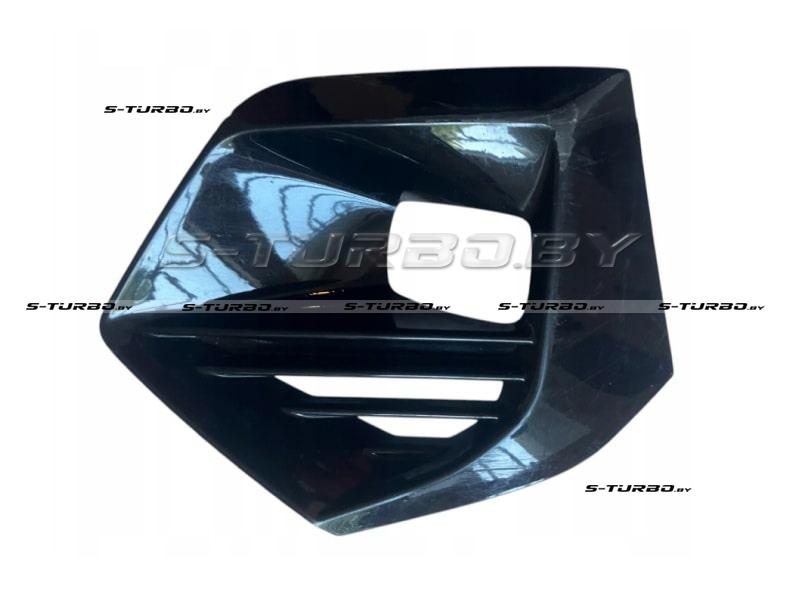 Решетка в бампер (левая) с отв. под противотуманку, глянцевая