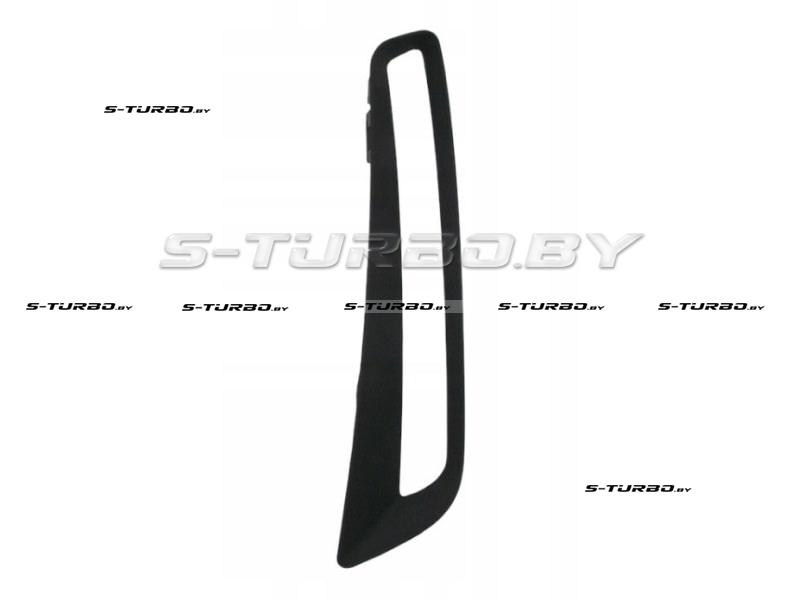 Накладка решетки бампера (правая) черная