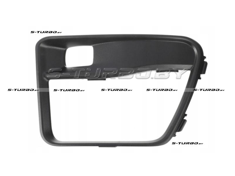 Решетка в бампер (левая) с отв. под противотуманку