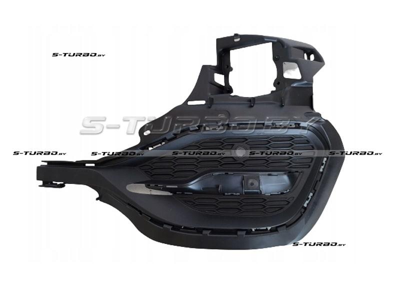 Решетка в бампер (правая) с отв. под парктроник