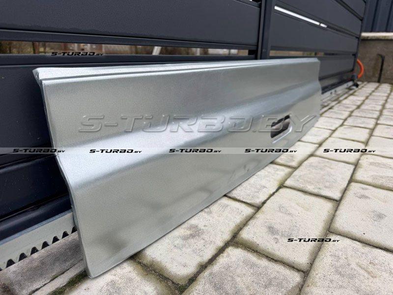 Дверь задняя, нижняя наружная часть, заводской штамп