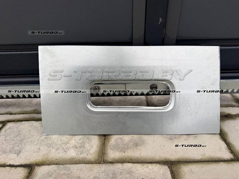 Рем вставка вокруг ручки задней двери, заводской штамп