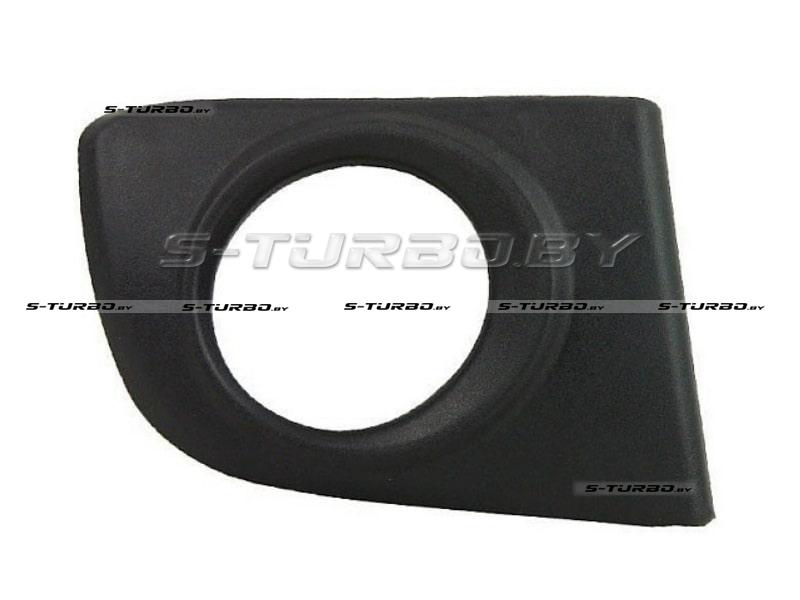 Решетка в бампер (правая) с отв. под противотуманку, 2002-2005