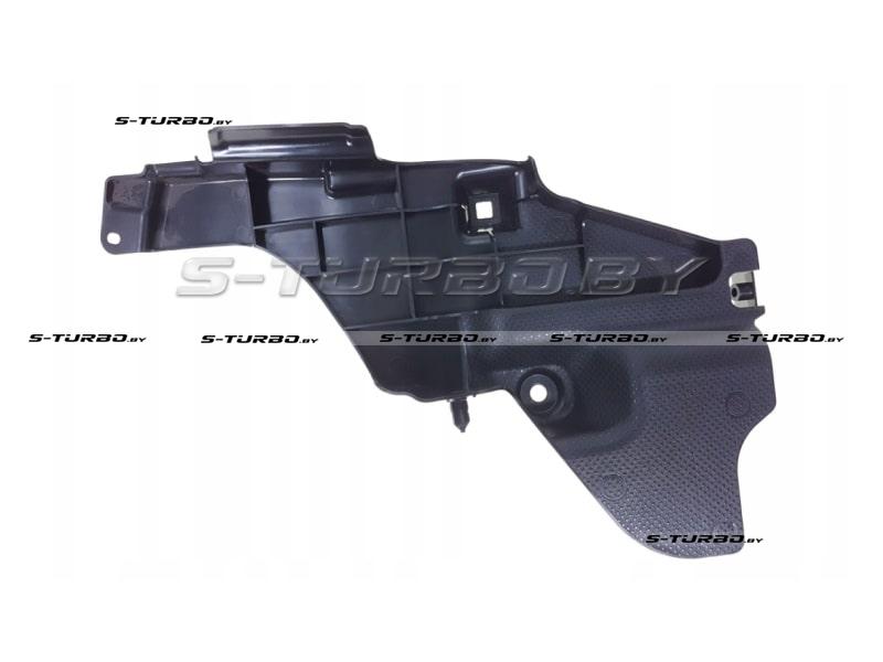 Кронштейн заднего бампера (правый) верхний