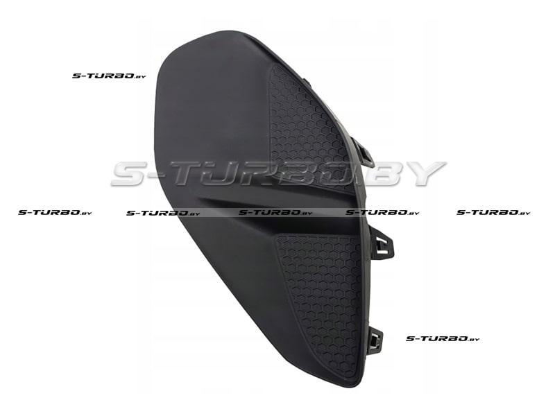 Решетка в бампер (левая) без отв. под противотуманку