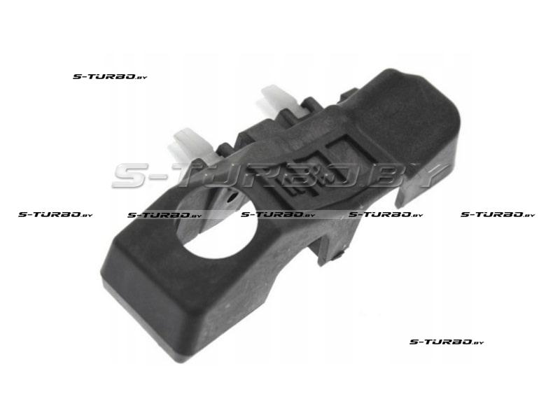 Кронштейн переднего бампера (правый)