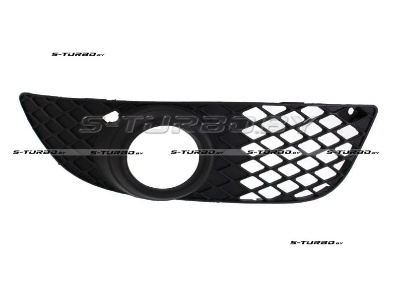 Решетка в бампер (правая) с отв. под противотуманку