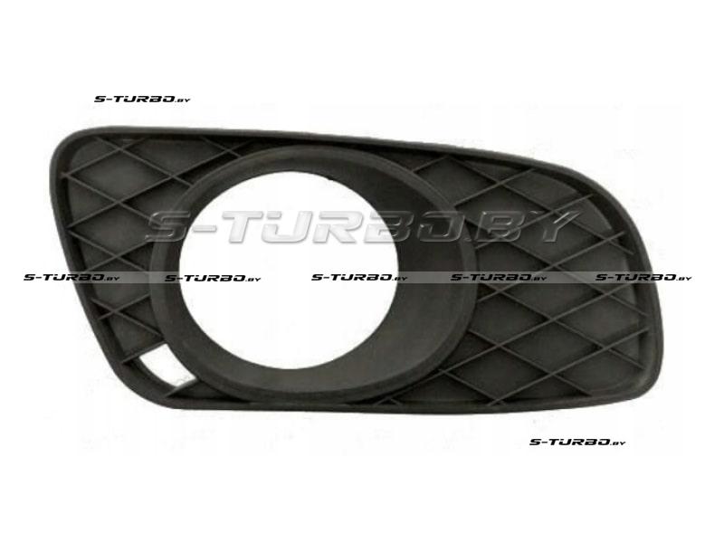 Решетка в бампер (правая) с отв. под противотуманку