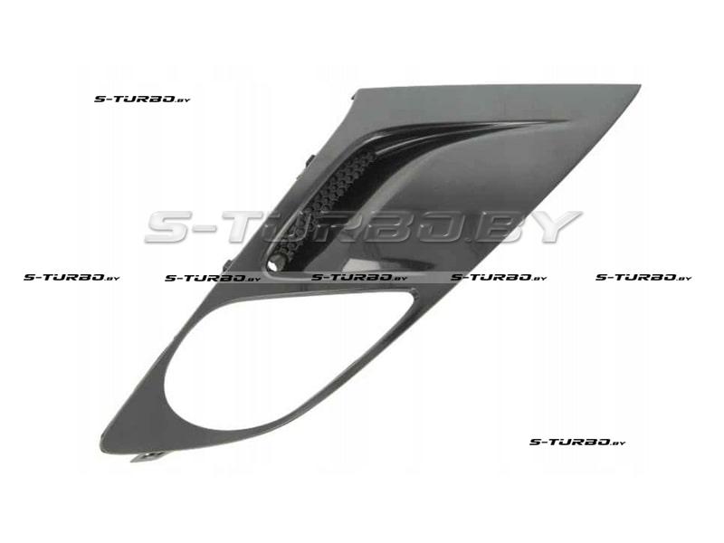 Решетка в бампер (правая) с отв. под противотуманку