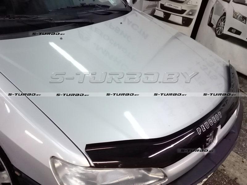 Дефлектор капота