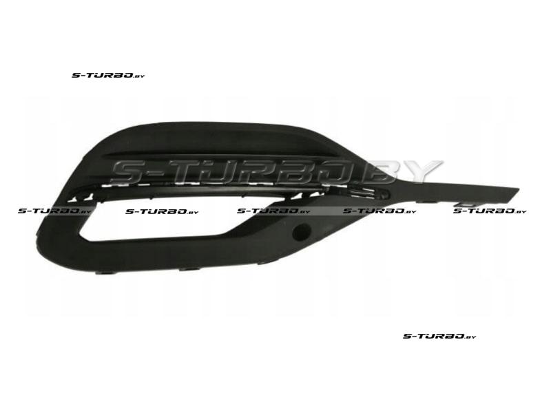 Решетка в бампер (правая) с отв. под противотуманку, 2020-2022