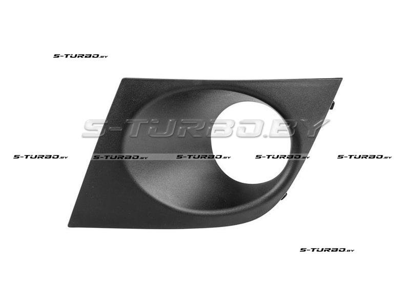 Решетка в бампер (левая) с отв. под противотуманку