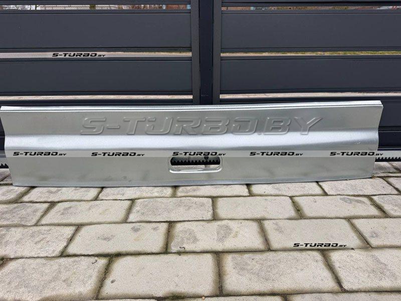 Дверь задняя, нижняя наружная часть, заводской штамп